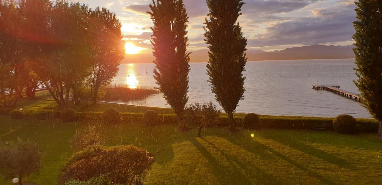 Lago Blue Apartment Sirmione Esterno foto