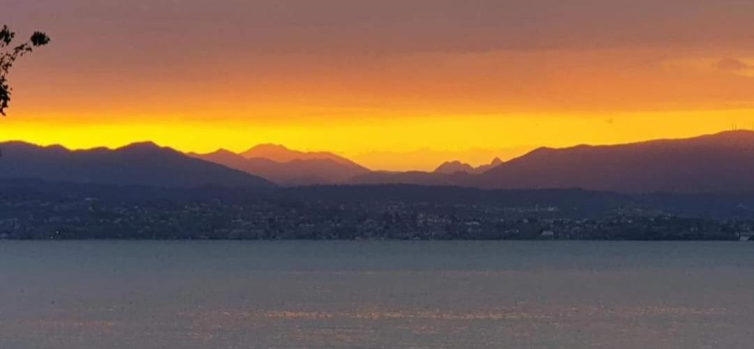 Lago Blue Apartment Sirmione Esterno foto